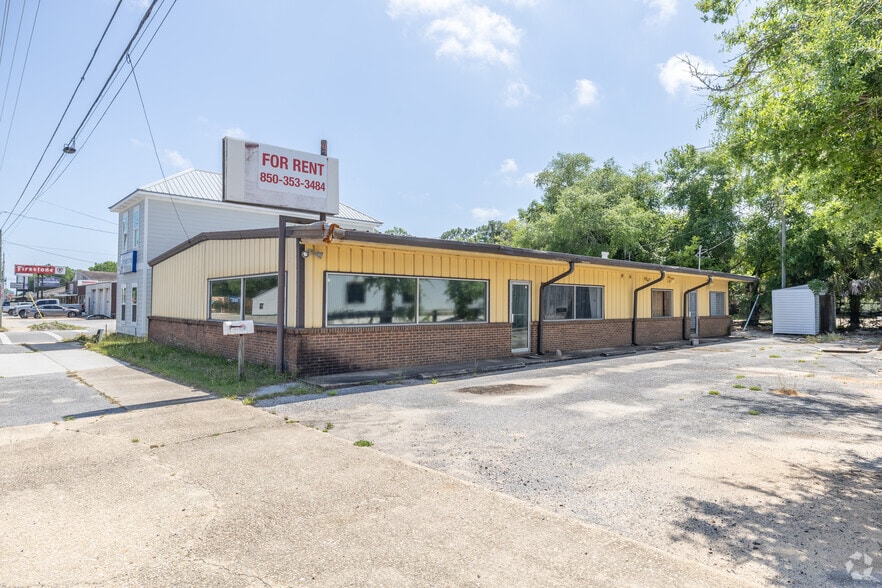 113 N John Sims Pky, Valparaiso, FL for lease - Primary Photo - Image 1 of 5