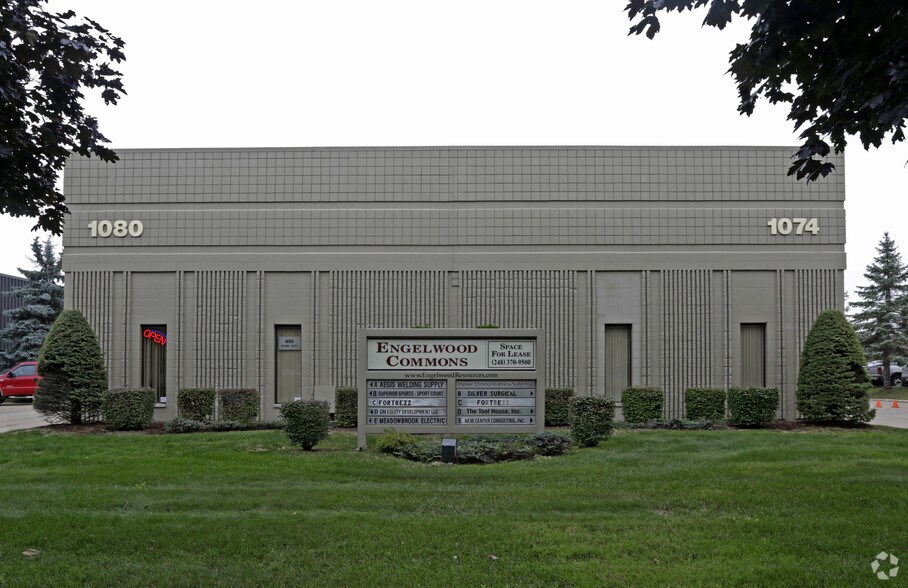 1074-1080 Centre Rd, Auburn Hills, MI for lease - Building Photo - Image 2 of 3