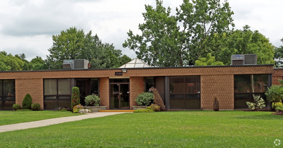 1540 N Routledge Park, London, ON for lease - Building Photo - Image 3 of 16