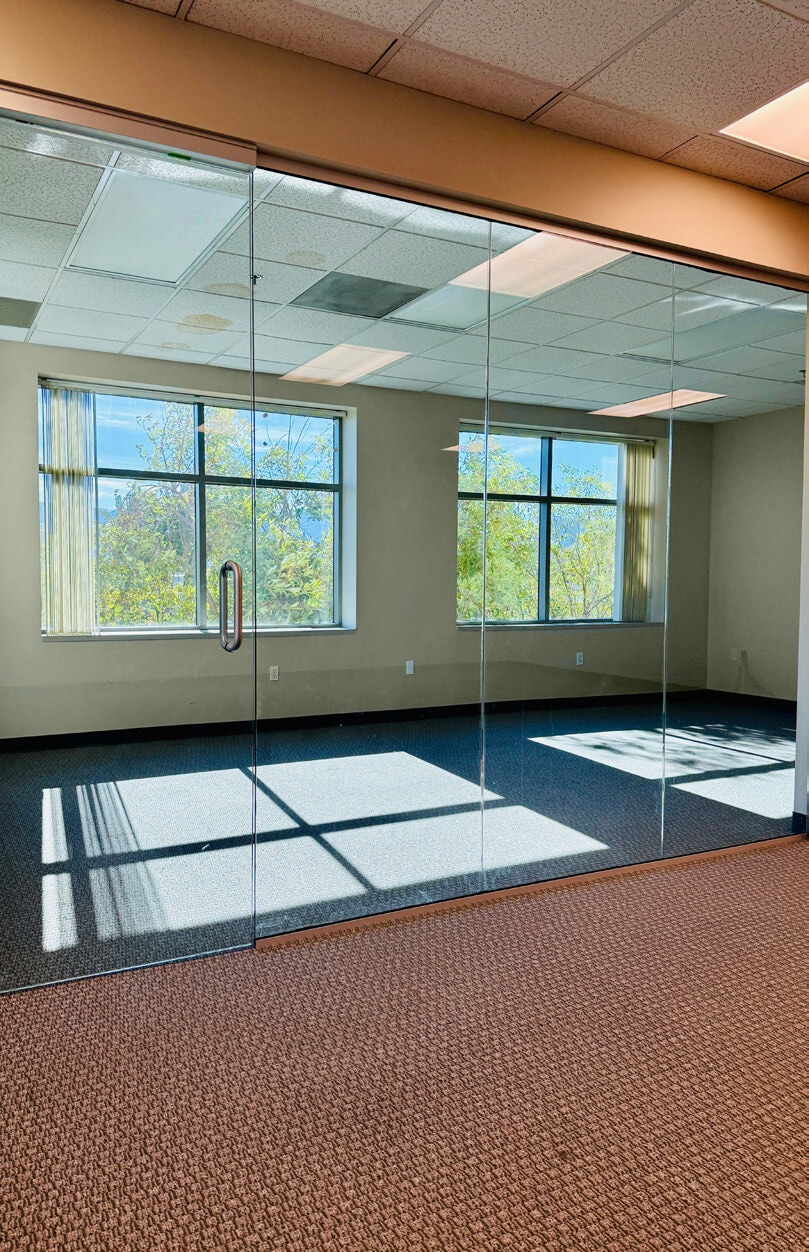355 E Rincon St, Corona, CA for lease Interior Photo- Image 1 of 4