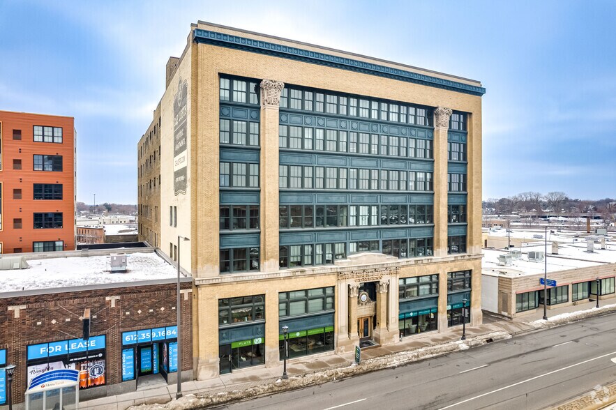 2410 University Ave W, Saint Paul, MN à louer - Photo du bâtiment - Image 2 de 73