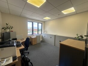 Farrington Way, Eastwood for lease Interior Photo- Image 2 of 6