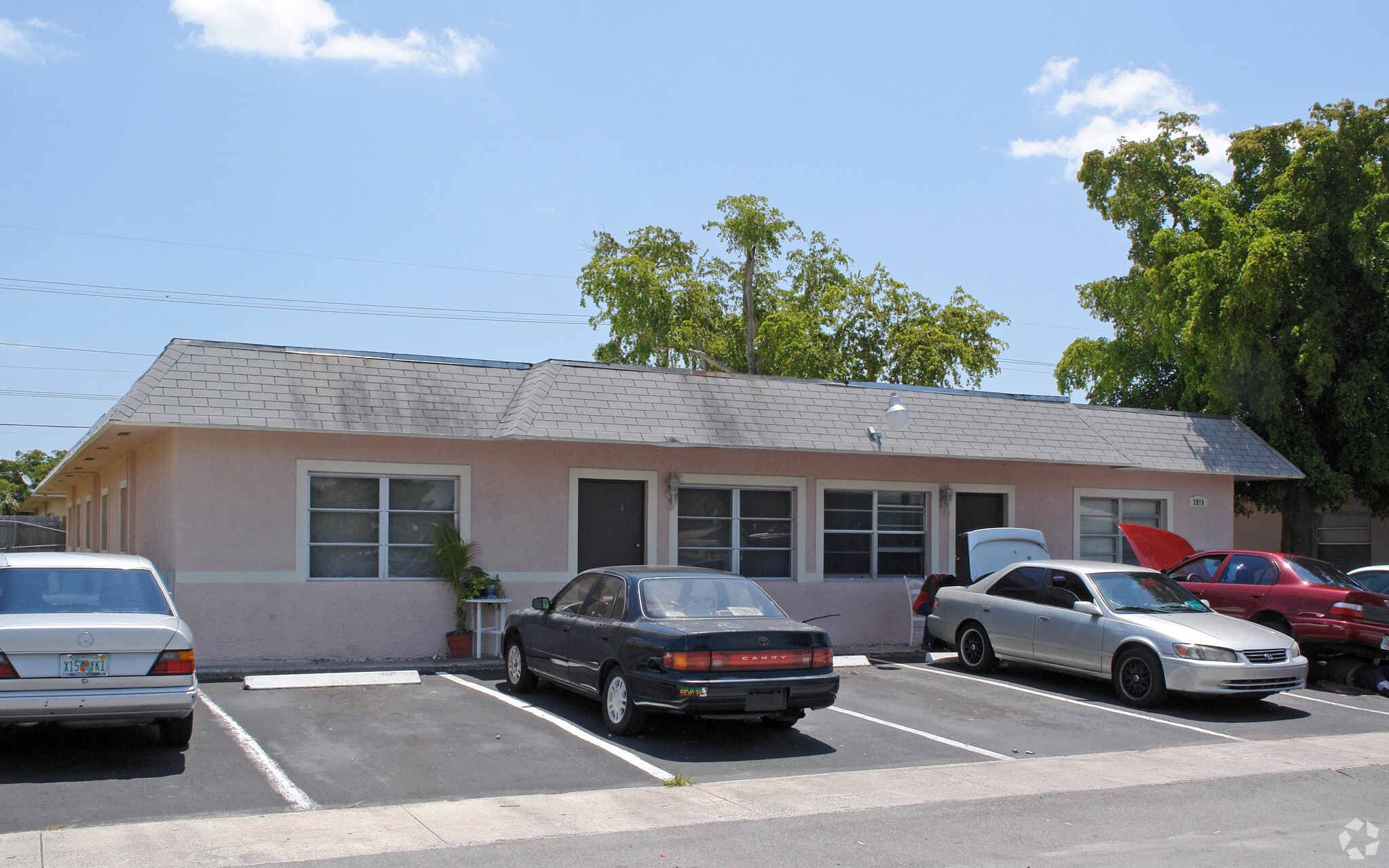 3970 NW 31st Ter, Lauderdale Lakes, FL for sale Primary Photo- Image 1 of 3