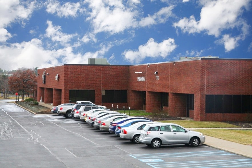 7310 Tilghman St, Allentown, PA for lease - Building Photo - Image 3 of 10