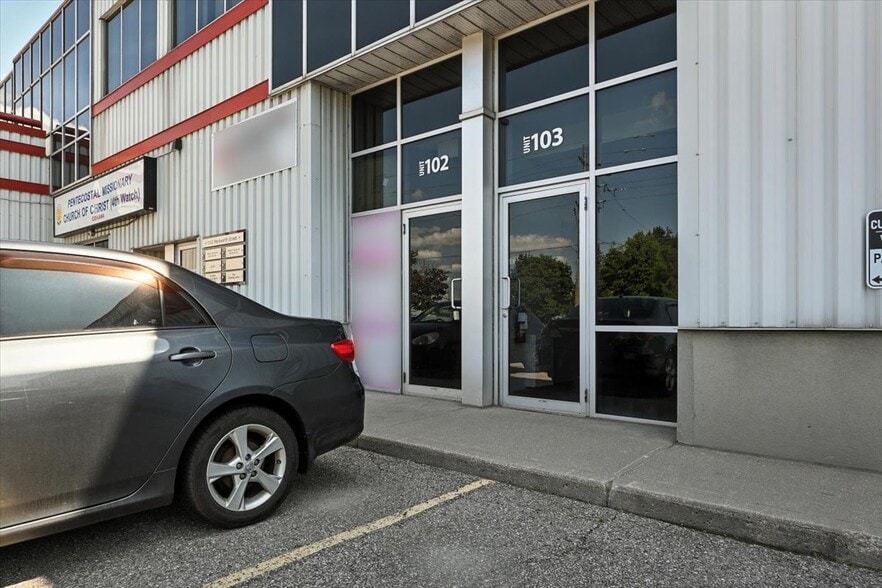 1143 Wentworth St, Oshawa, ON for lease - Building Photo - Image 2 of 18