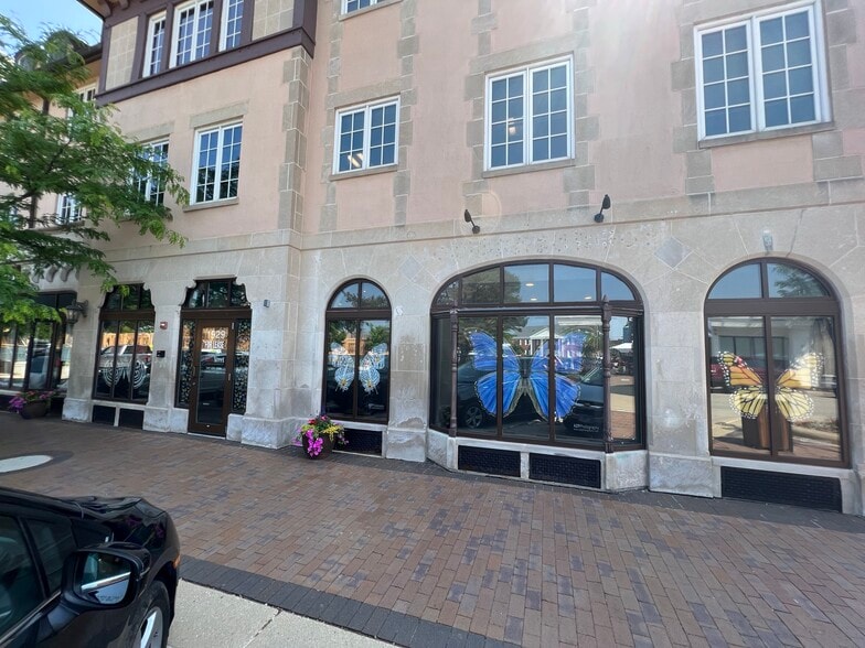 430 Park Ave, Highland Park, IL for lease - Building Photo - Image 2 of 11