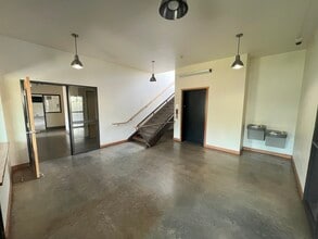 8725 NE Emerson St, Portland, OR à louer Photo du bâtiment- Image 1 de 6