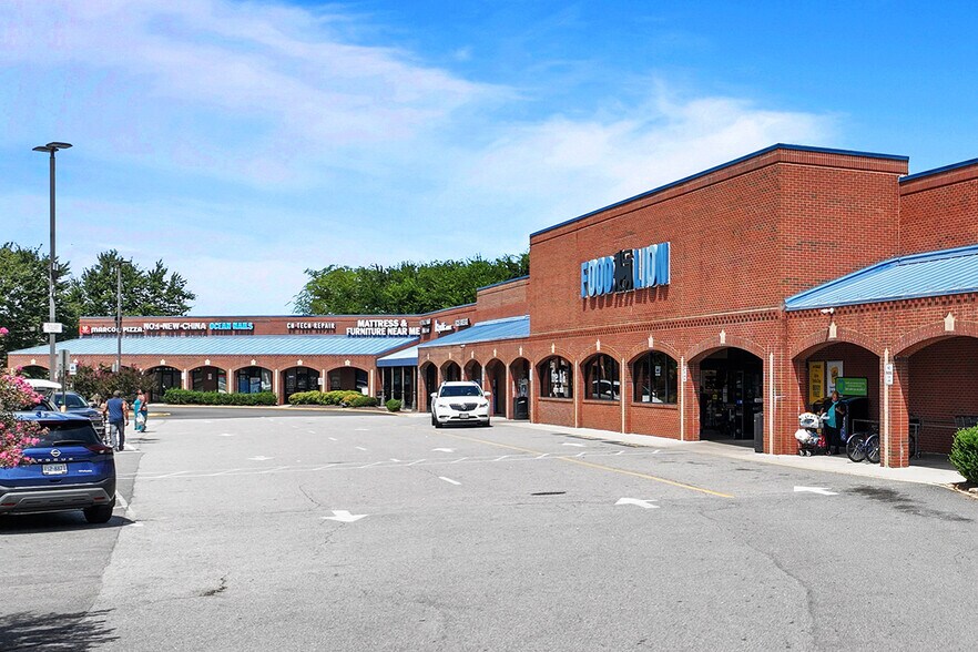 1-34 Dunlop Village Cir, Colonial Heights, VA à louer - Photo du bâtiment - Image 2 de 4