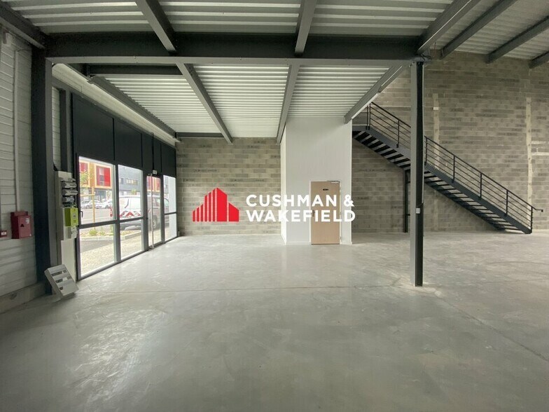 25 Rue Des Usines, Fenouillet à louer - Photo du bâtiment - Image 2 de 8