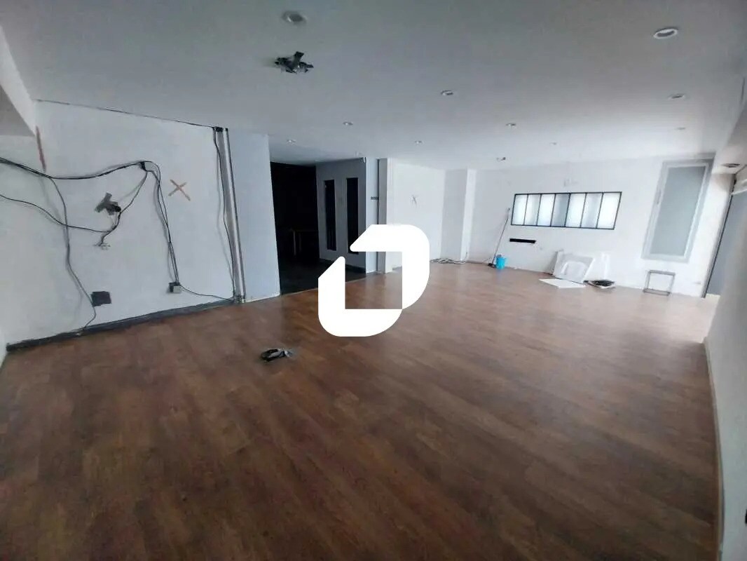 Industrial in Eysines for lease Interior Photo- Image 1 of 9