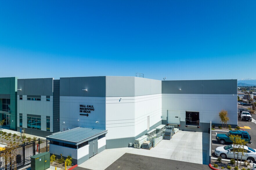 42625 Avenida Alvarado, Temecula, CA à vendre - Photo du bâtiment - Image 1 de 7