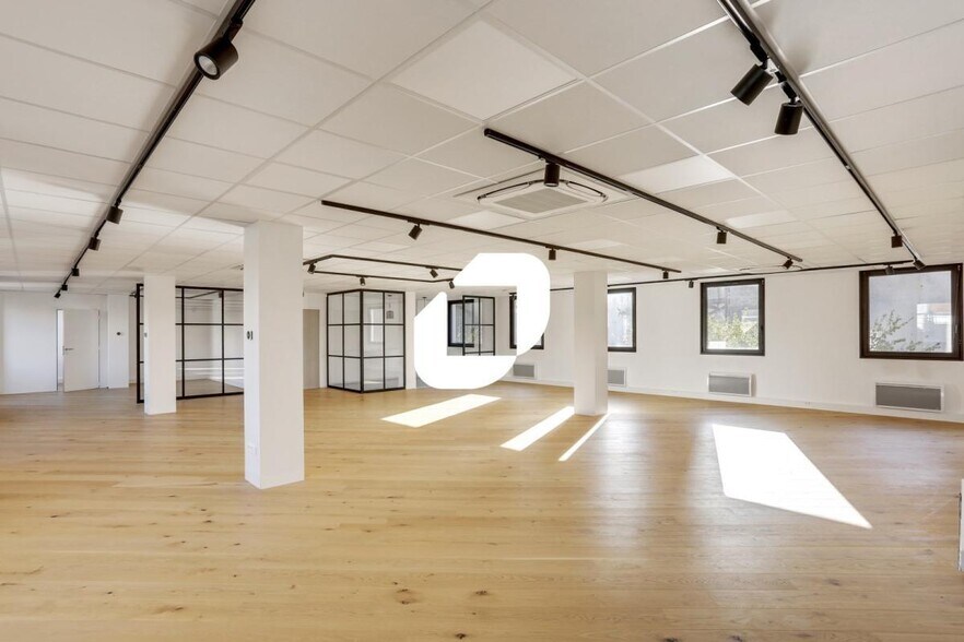 Office in Boulogne-Billancourt for lease - Interior Photo - Image 2 of 14