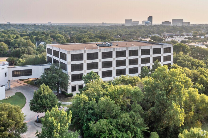399 W Campbell Rd, Richardson, TX à louer - Photo du bâtiment - Image 3 de 13