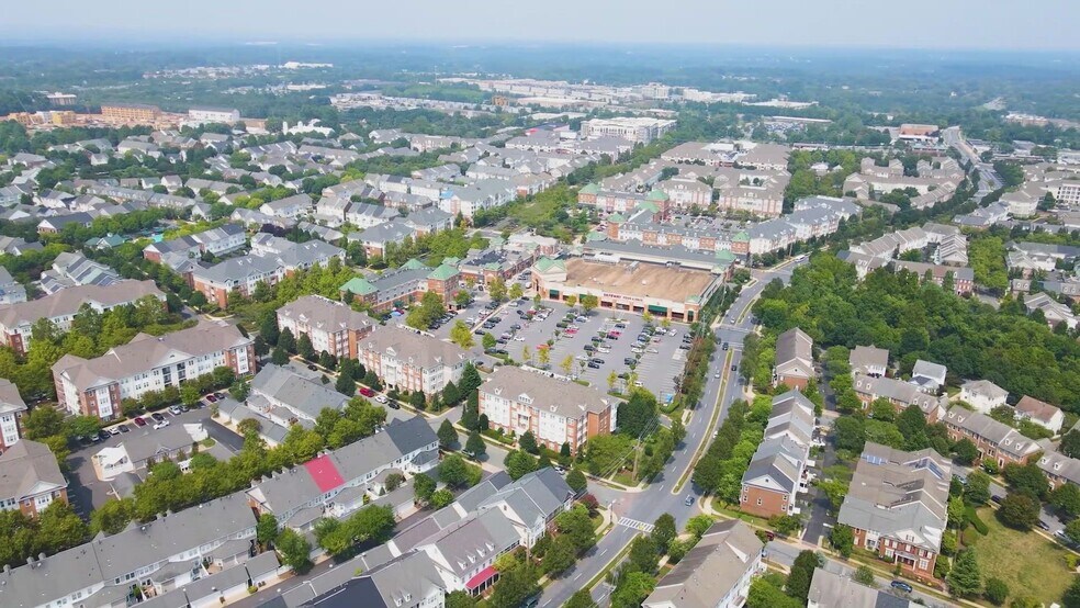 402 King Farm Blvd, Rockville, MD à louer - Vidéo sur l’inscription commerciale - Image 2 de 33