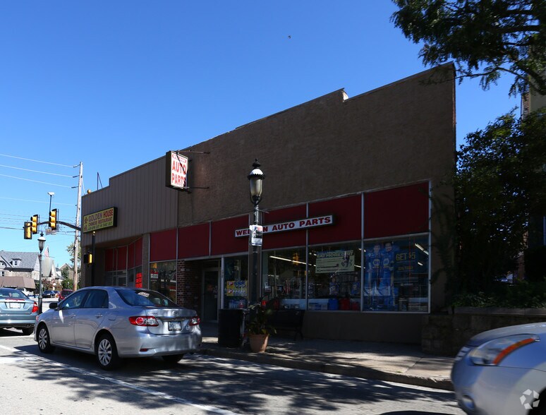 172 E Butler Ave, Ambler, PA à louer - Photo du bâtiment - Image 2 de 5