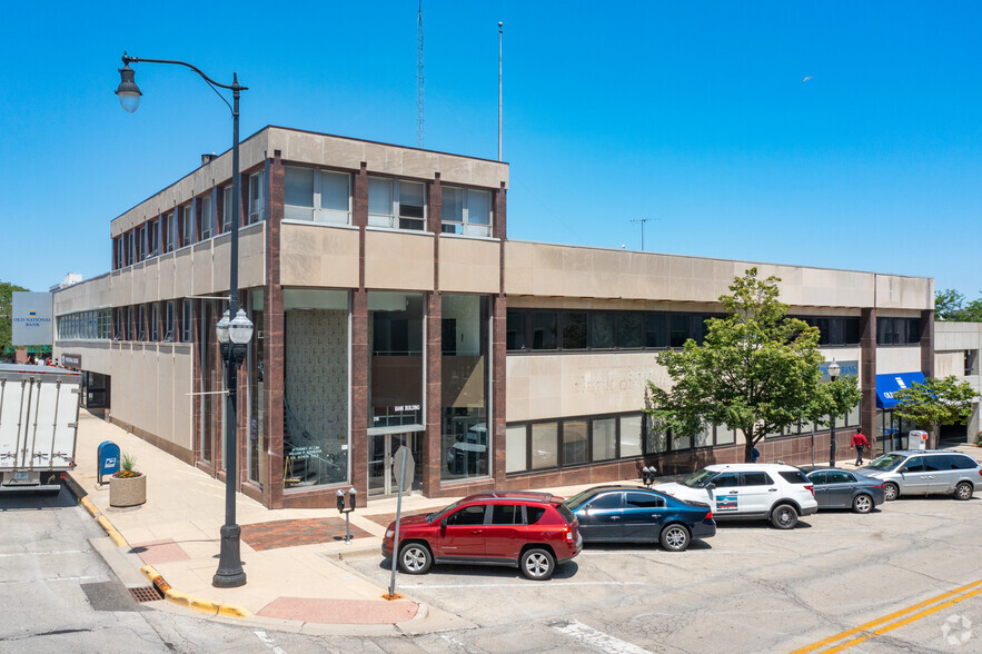 216 W Madison St, Waukegan, IL for lease - Primary Photo - Image 3 of 34