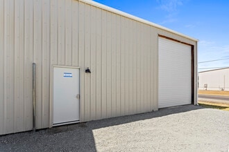 1344 Brookside Blvd, Grants Pass, OR for lease Interior Photo- Image 2 of 5