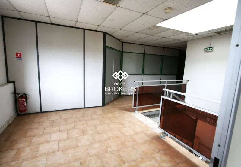 Office in Aubagne for lease Interior Photo- Image 1 of 4