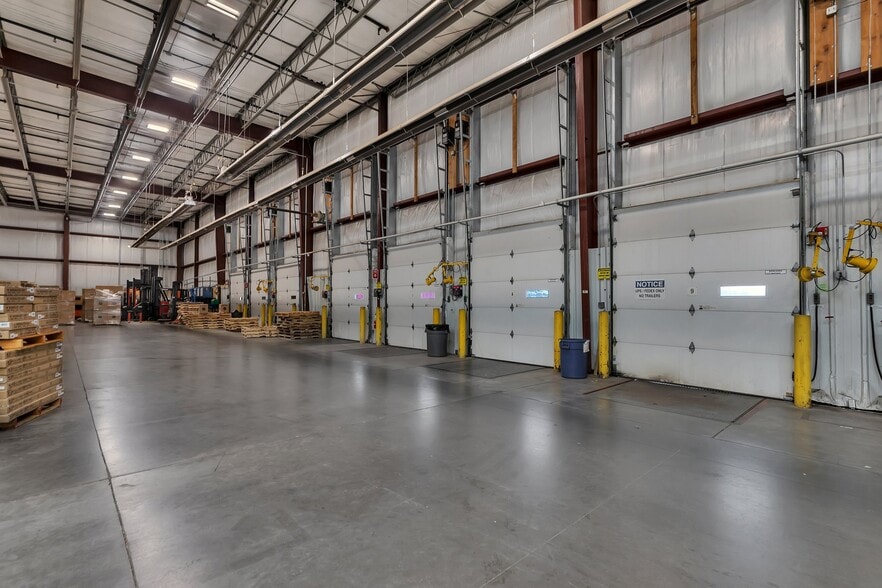 1100 Stearns Dr, Sauk Rapids, MN for sale - Interior Photo - Image 3 of 9