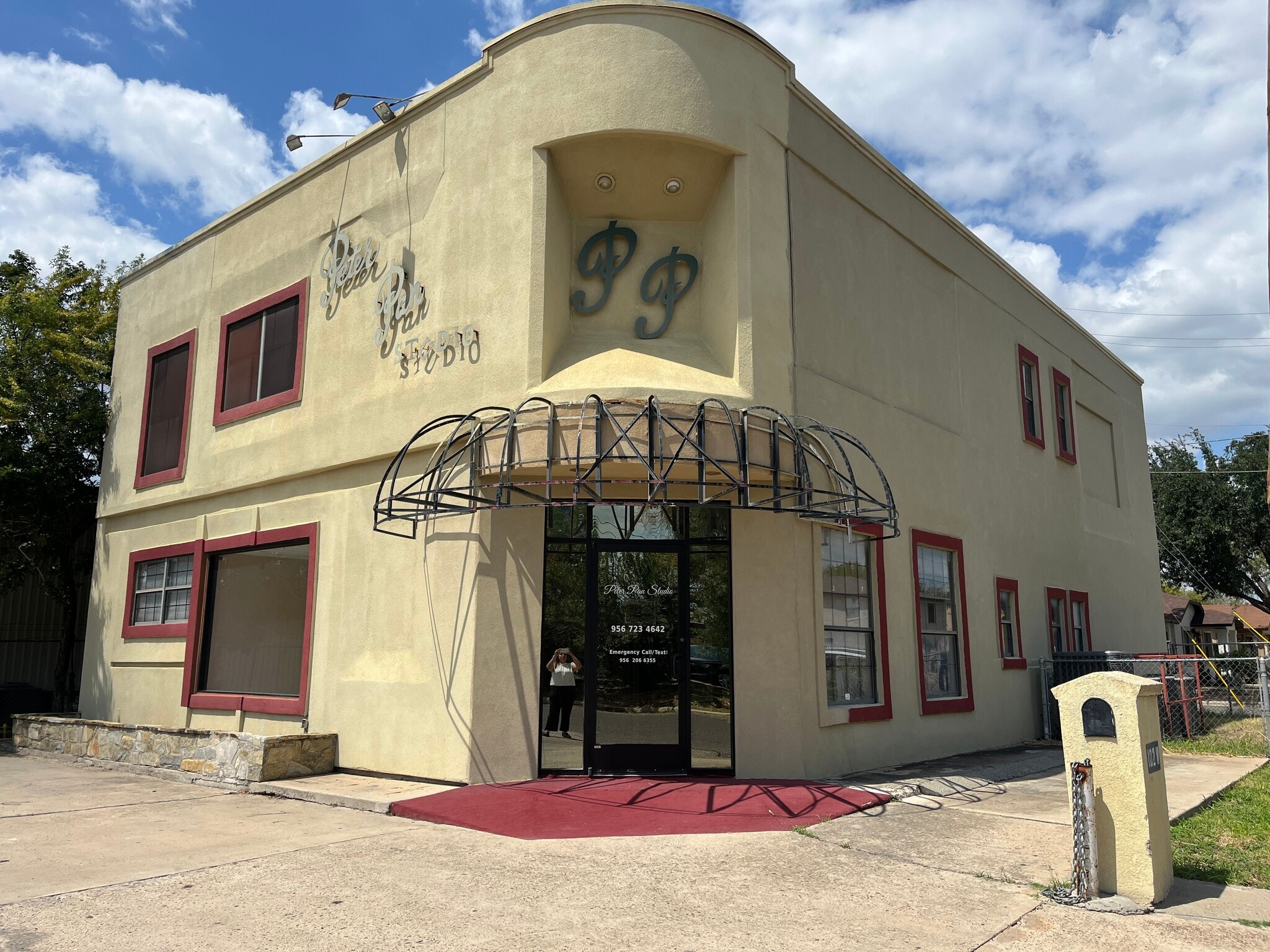 102 W Calton Rd, Laredo, TX à vendre Photo principale- Image 1 de 46