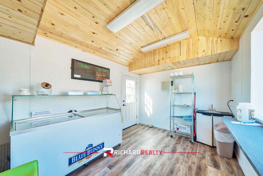 12 Boysen Marina Rd, Shoshoni, WY à vendre - Photo intérieure - Image 3 de 17