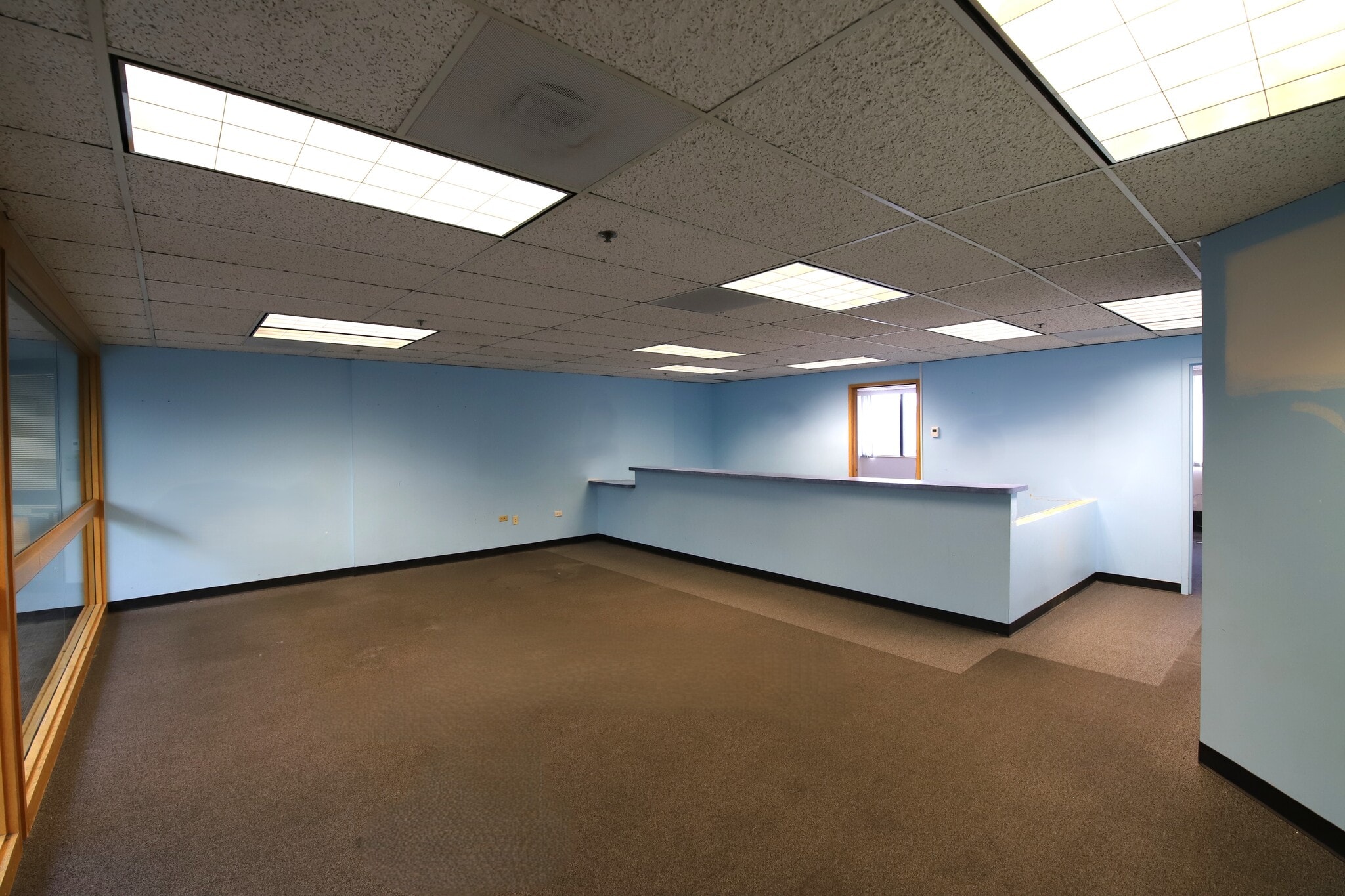 1001 S Monaco Pky, Denver, CO for lease Interior Photo- Image 1 of 5