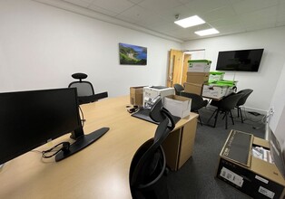 St Julians Ave, Guernsey for lease Interior Photo- Image 2 of 4