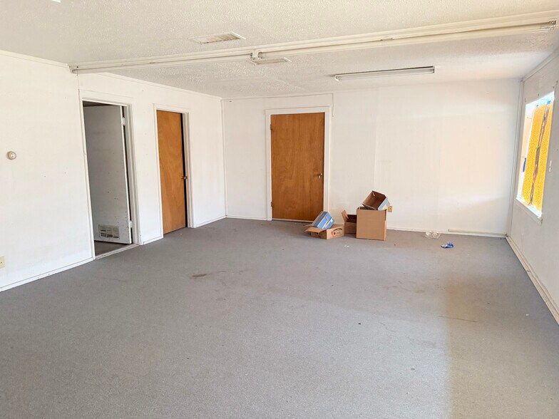 1708 N Hobart St, Pampa, TX à vendre - Photo intérieure - Image 2 de 8