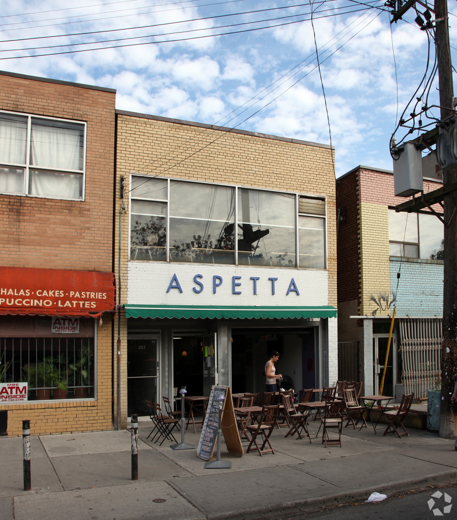 207 Augusta Ave, Toronto, ON for lease Building Photo- Image 1 of 3