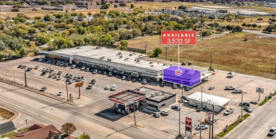 2105-2107 Lone Tree, Victoria, TX for lease - Primary Photo - Image 1 of 9