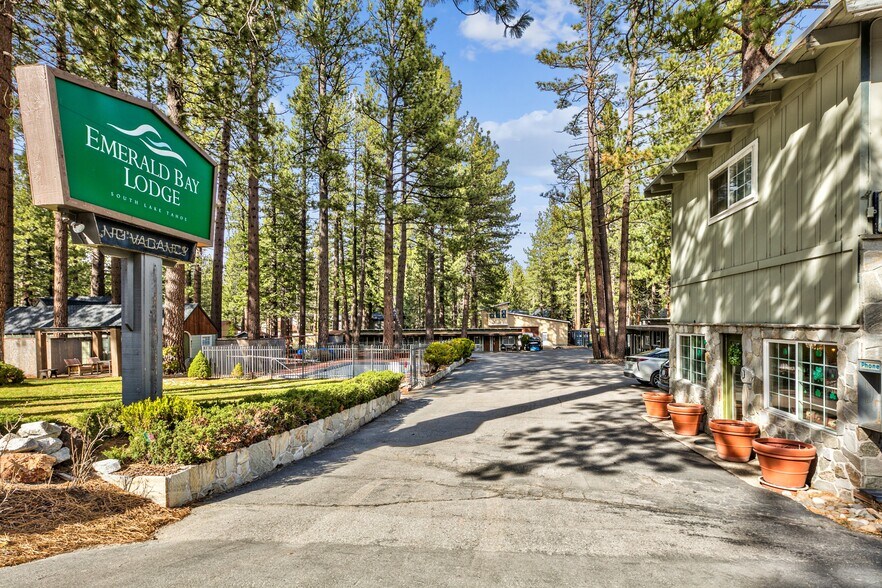 735 Emerald Bay Rd, South Lake Tahoe, CA à vendre - Photo du bâtiment - Image 2 de 16