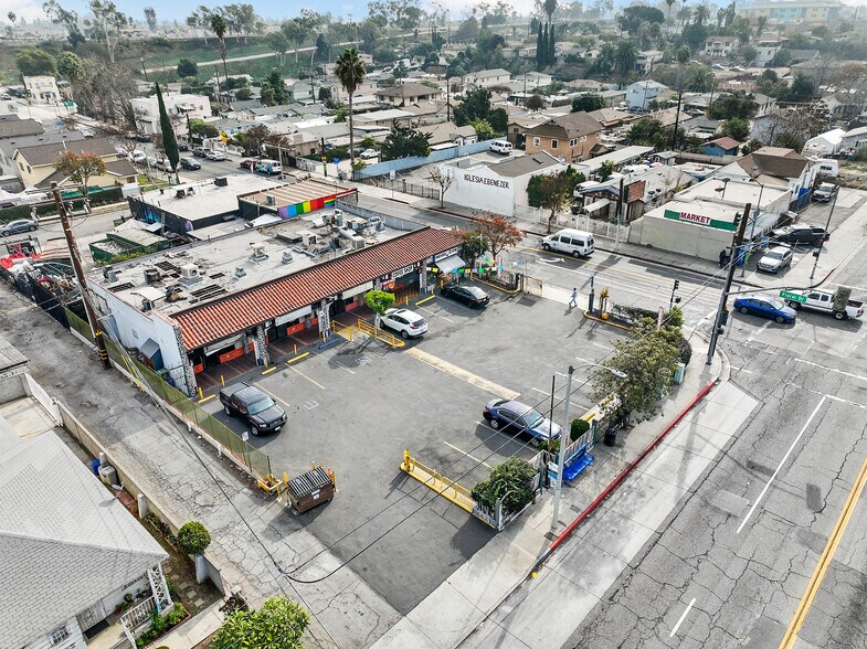 710 N Eastern Ave, East Los Angeles, CA à louer - Photo du bâtiment - Image 2 de 5