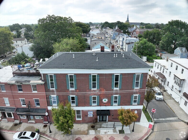 22 N King St, Gloucester City, NJ à vendre - Communauté Matterport - Image 3 de 30