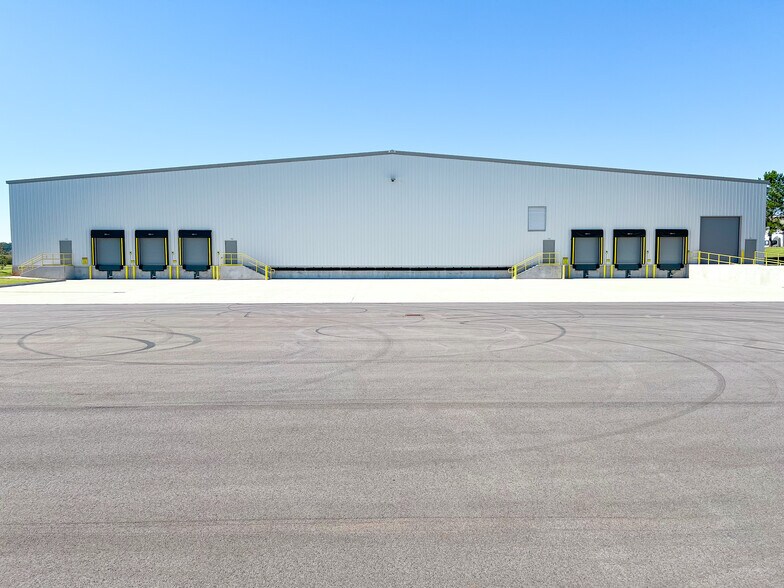 25150 Will McComb Drive, Tanner, AL à louer - Photo principale - Image 1 de 3