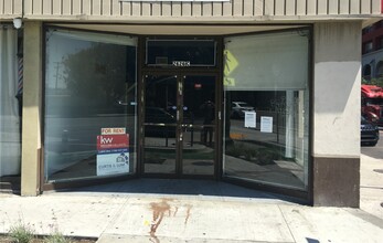 2626 S Figueroa St, Los Angeles, CA for lease Building Photo- Image 1 of 4