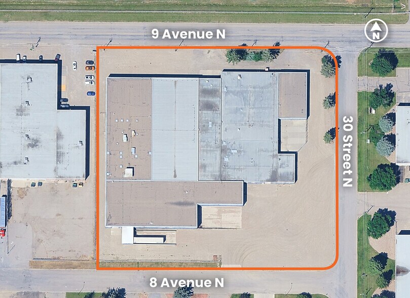 2930 9th Ave N, Lethbridge, AB à vendre - Photo du bâtiment - Image 3 de 12