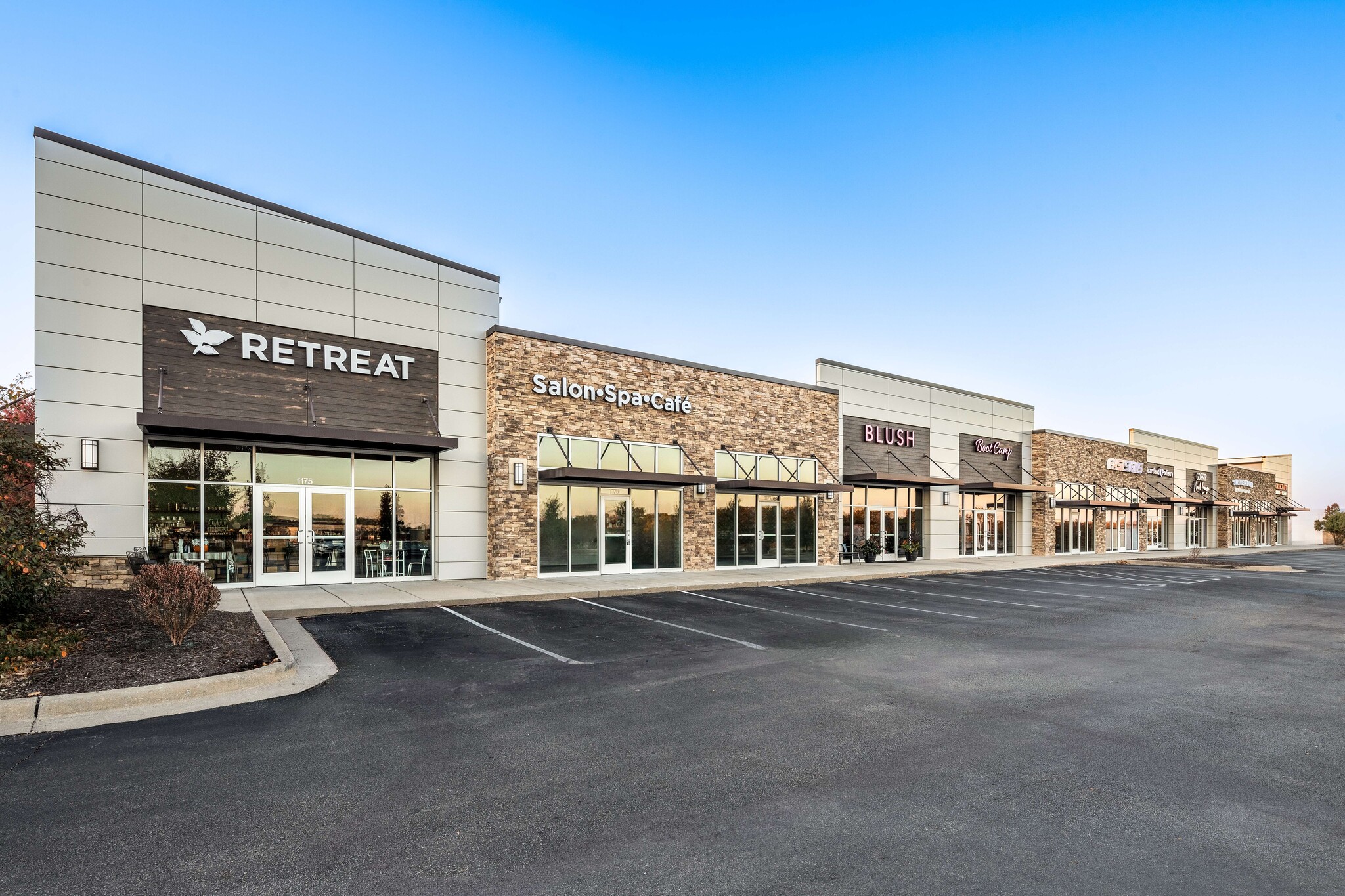 1151 Oldham Pky, Lee's Summit, MO for lease Primary Photo- Image 1 of 8