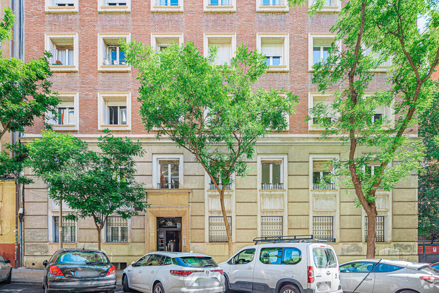 Calle De Granada, 33, Madrid, Madrid for sale - Building Photo - Image 2 of 2