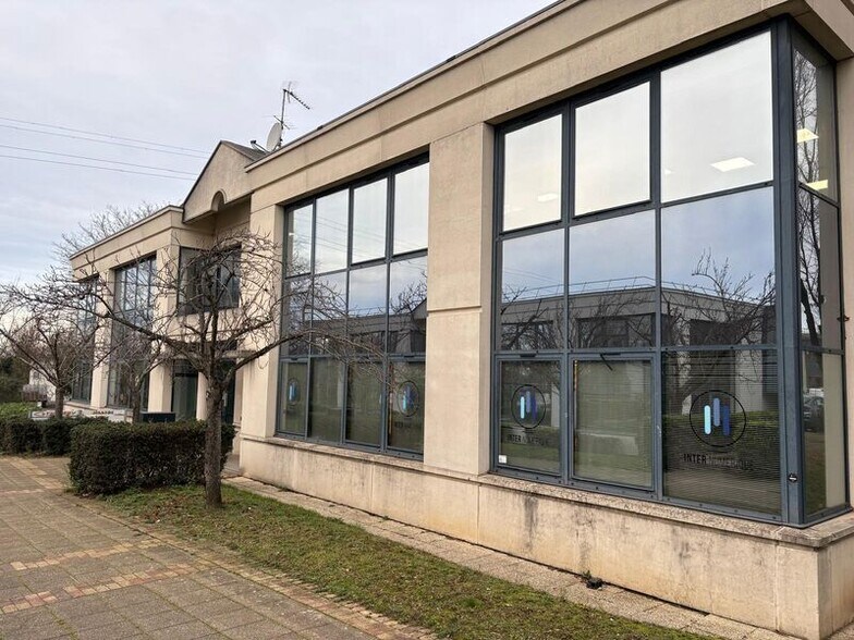 Bureau dans Créteil à louer - Photo du bâtiment - Image 2 de 13