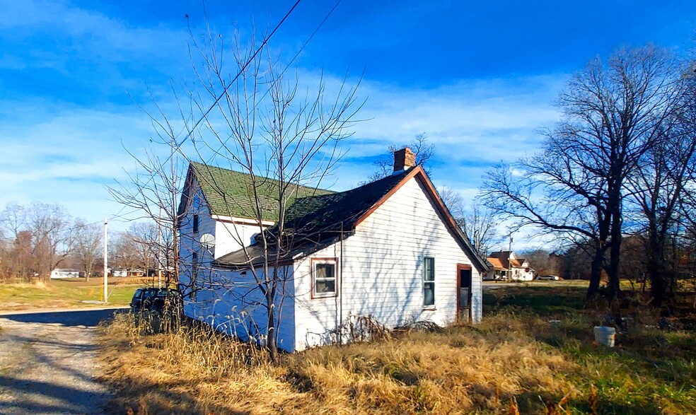 306 Cooper St, West Salem, IL for sale - Building Photo - Image 2 of 4