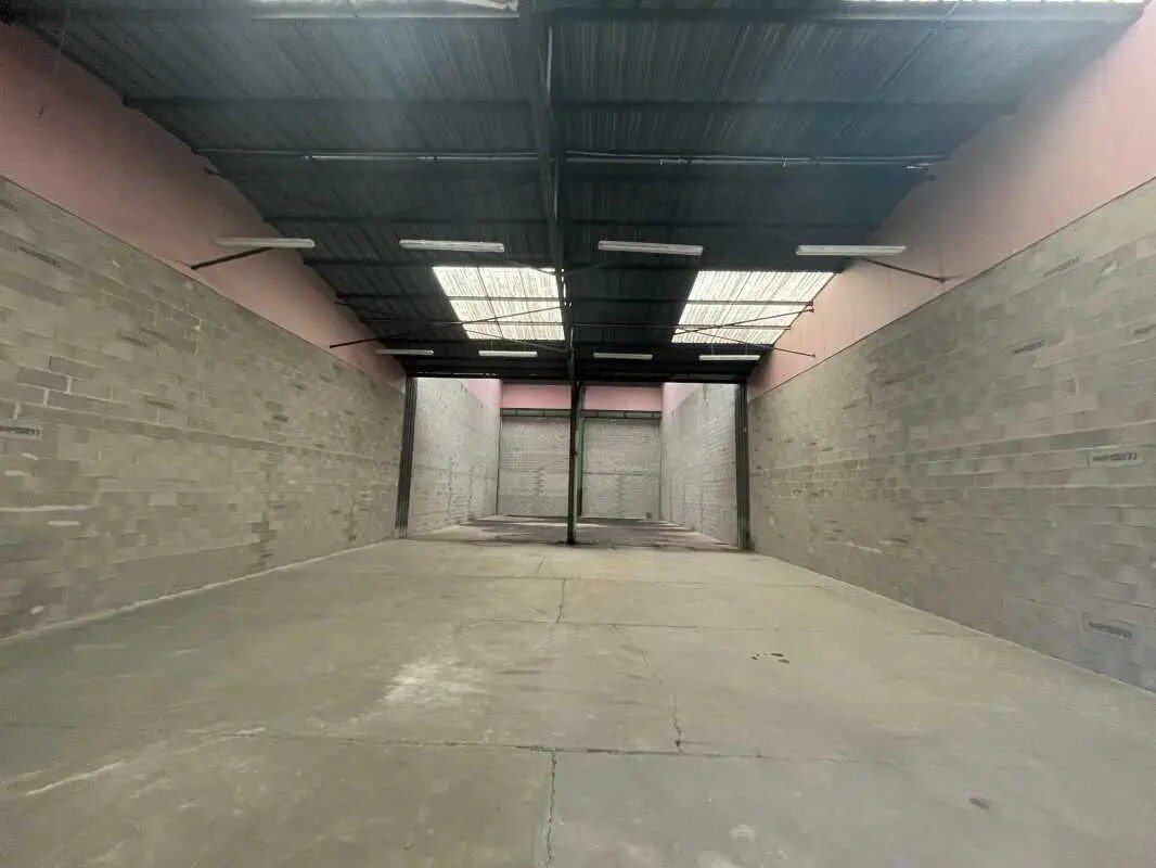 Local d'activités dans Beauvais à vendre Photo intérieure- Image 1 de 10