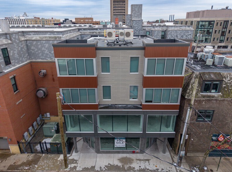 235 Meeting St, Providence, RI à vendre - Photo du bâtiment - Image 2 de 8