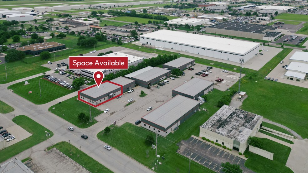 9127 E 37th St, Wichita, KS à louer - Photo du bâtiment - Image 2 de 3