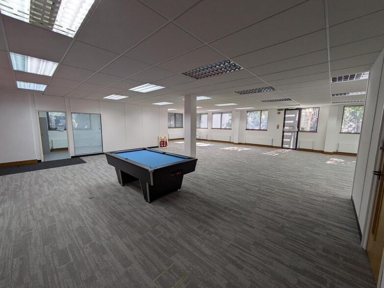 Catteshall Ln, Godalming for lease - Building Photo - Image 3 of 6