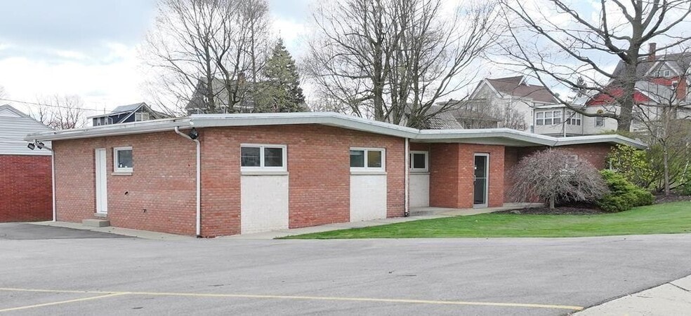 70 W Smiley Ave, Shelby, OH for sale - Primary Photo - Image 1 of 38