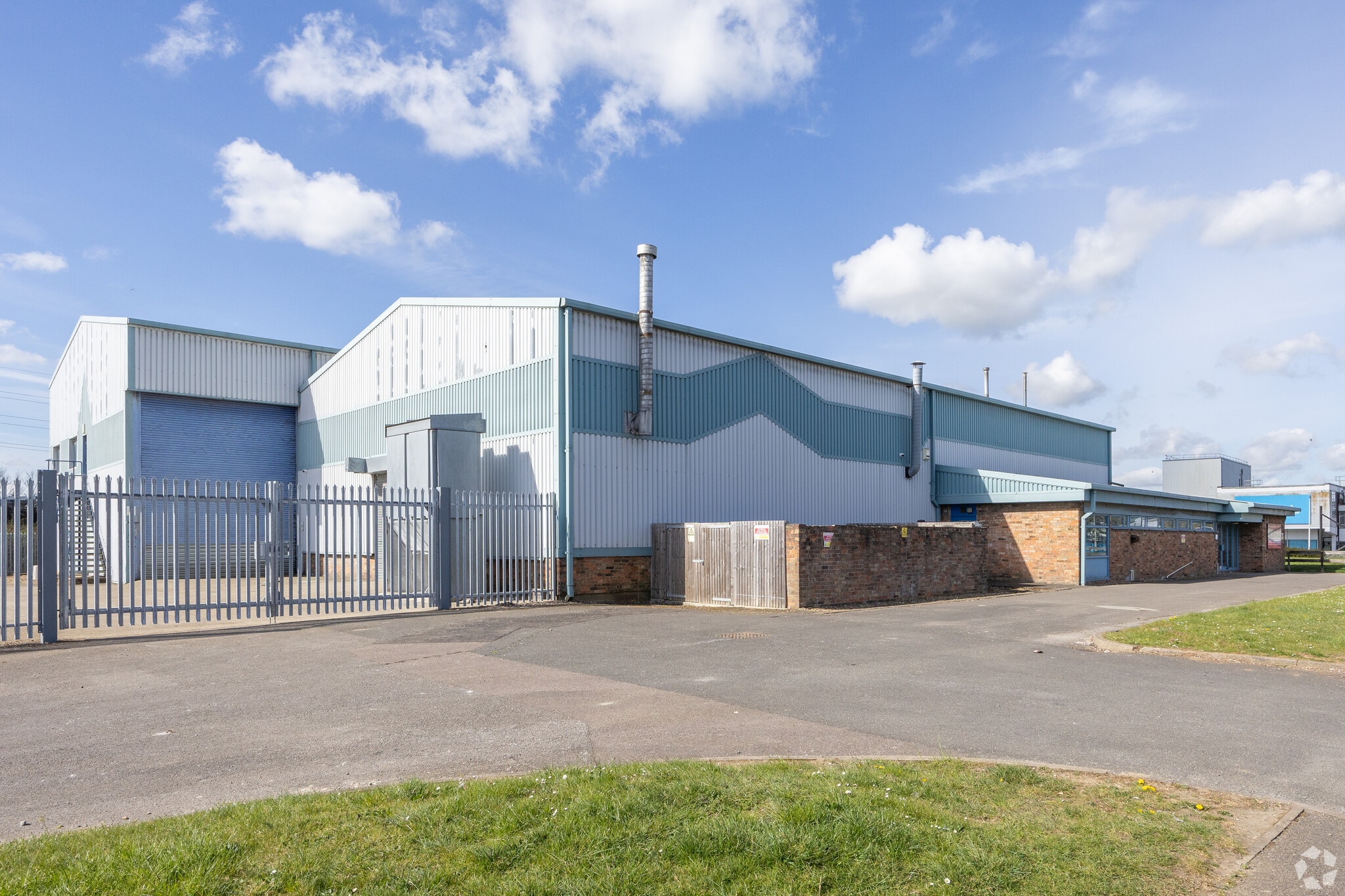 4 Redwongs Way, Huntingdon for lease Primary Photo- Image 1 of 18