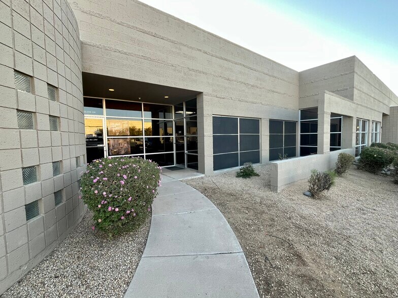 8341 E Evans Rd, Scottsdale, AZ à louer - Photo du bâtiment - Image 3 de 5