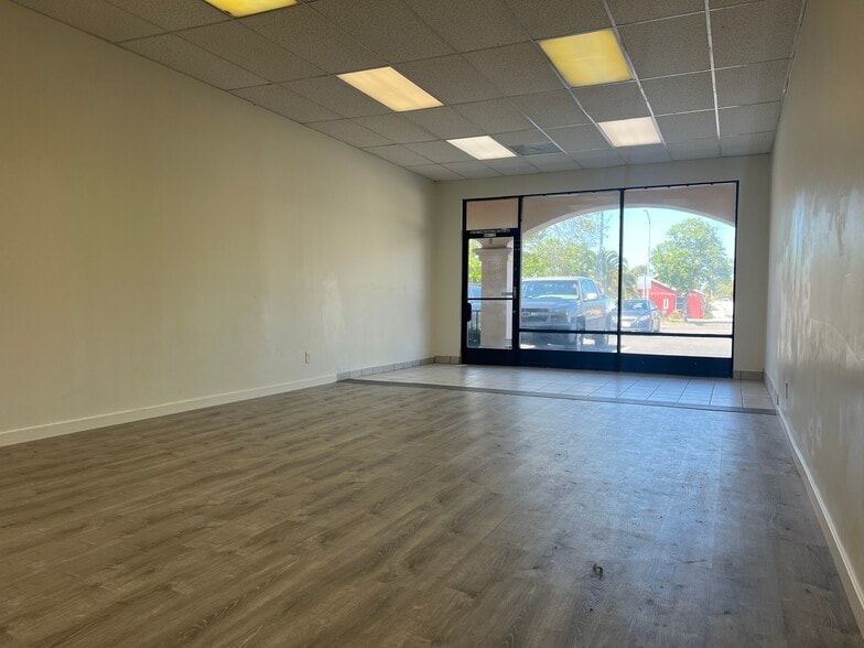 406-410 W Ocean Ave, Lompoc, CA for lease - Building Photo - Image 3 of 8