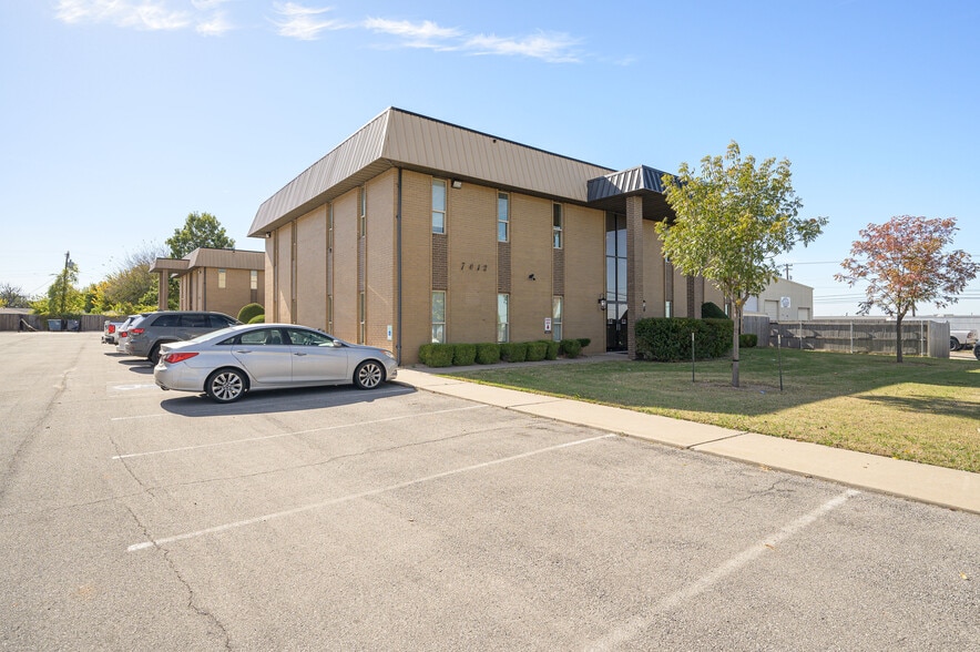7012 NW 63rd St, Bethany, OK à vendre - Photo du bâtiment - Image 2 de 15