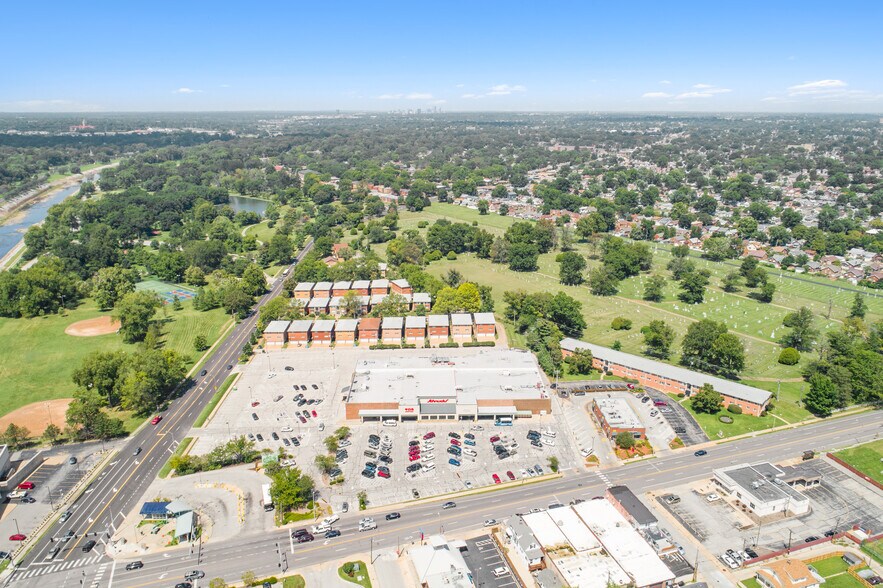 7450 Hampton Ave, Saint Louis, MO à vendre - Photo du bâtiment - Image 2 de 25